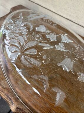 Studio Nova embossed glass oval dish